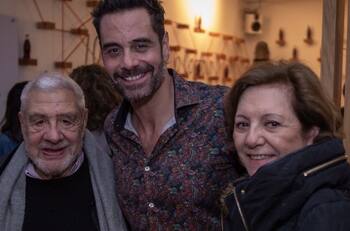 "Los mejores en el mundo mundial": Julio Jung Duvauchelle compartió inédita foto de sus padres y les dedicó un emotivo mensaje