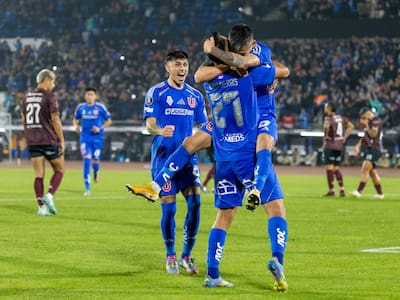 La U ni se despeina: golea a Carabobo y alcanza la cima del Grupo A de Copa Libertadores
