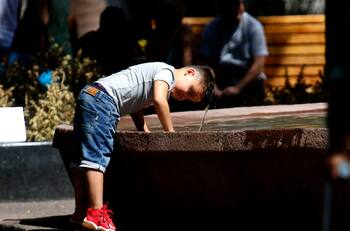 A contar del viernes: Ocho comunas tendrán máximas de más de 30 grados este fin de semana