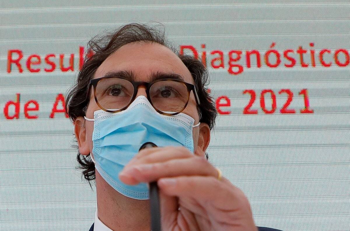 Ministro Figueroa instó nuevamente a alcaldes a que colegios vuelvan a clases presenciales