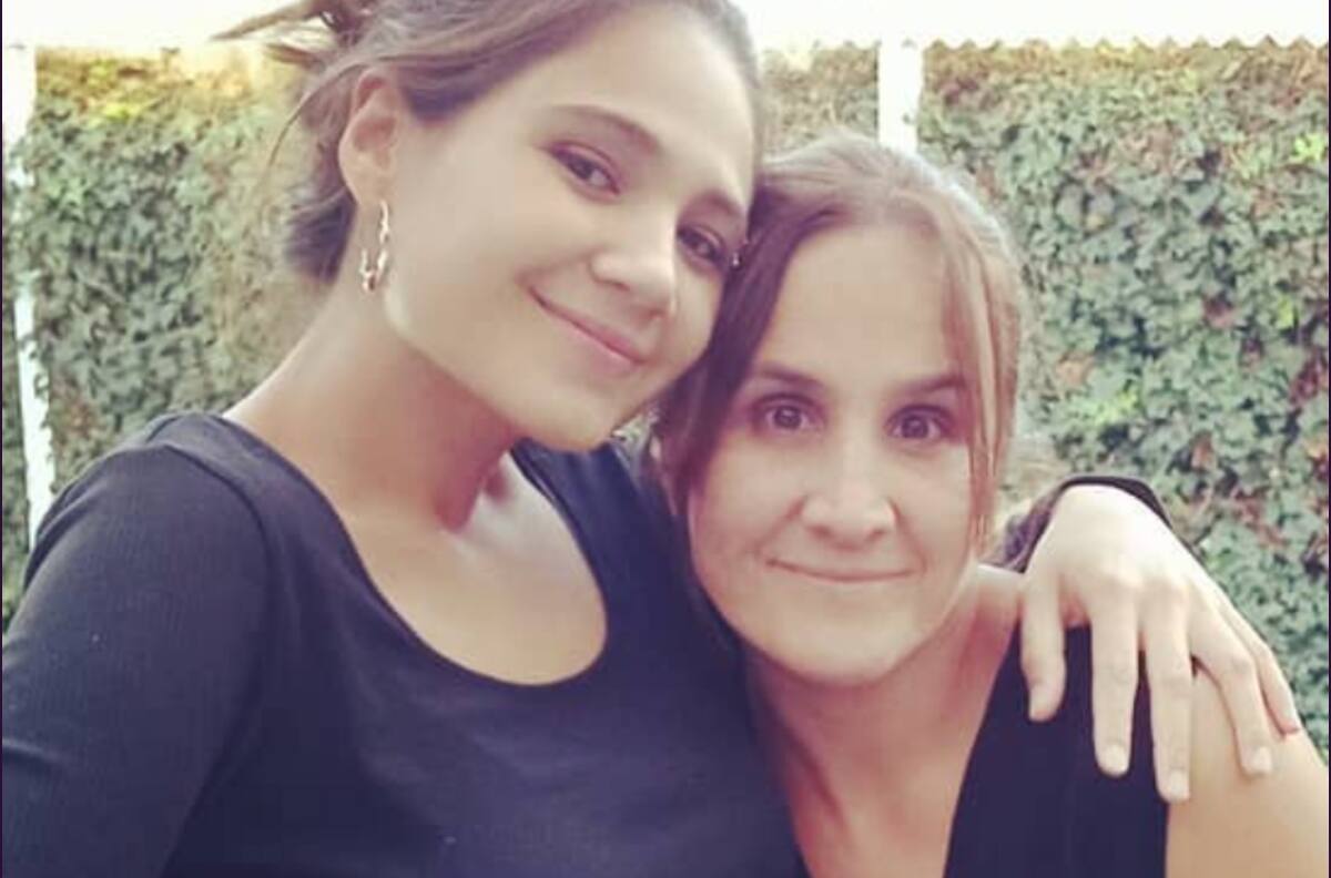 "Cuatro generaciones de úteros": Claudia Pérez mostró su especial regaloneo con su madre, su hija, Daniela Muñoz, y su pequeña nieta, Violeta