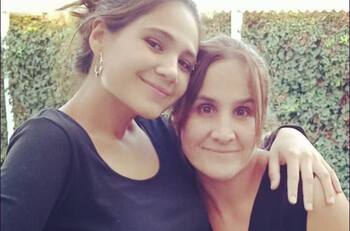 "Cuatro generaciones de úteros": Claudia Pérez mostró su especial regaloneo con su madre, su hija, Daniela Muñoz, y su pequeña nieta, Violeta