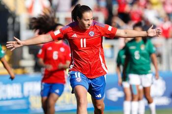 “Pocas tienen mayor instinto”: Sonya Keefe, el arma goleadora que ilusiona a todo Chile con un Mundial