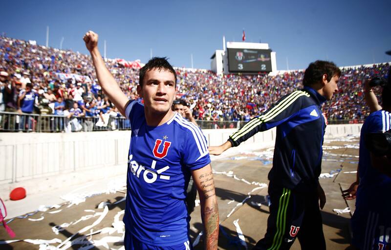 Charles Aránguiz podría volver a Universidad de Chile.