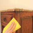 Así de fácil puedes limpiar tus muebles de madera para que queden brillantes