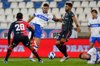 “Jugaré poco, pero estoy en el Bologna”: revelan detalles del mal negocio de la UC con el fichaje de Nehuén Paz