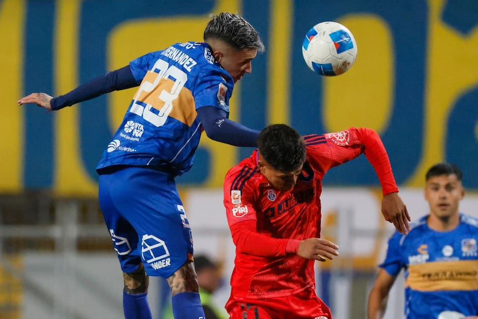 Chocan este domingo en el Estadio Nacional. Foto: Aton.