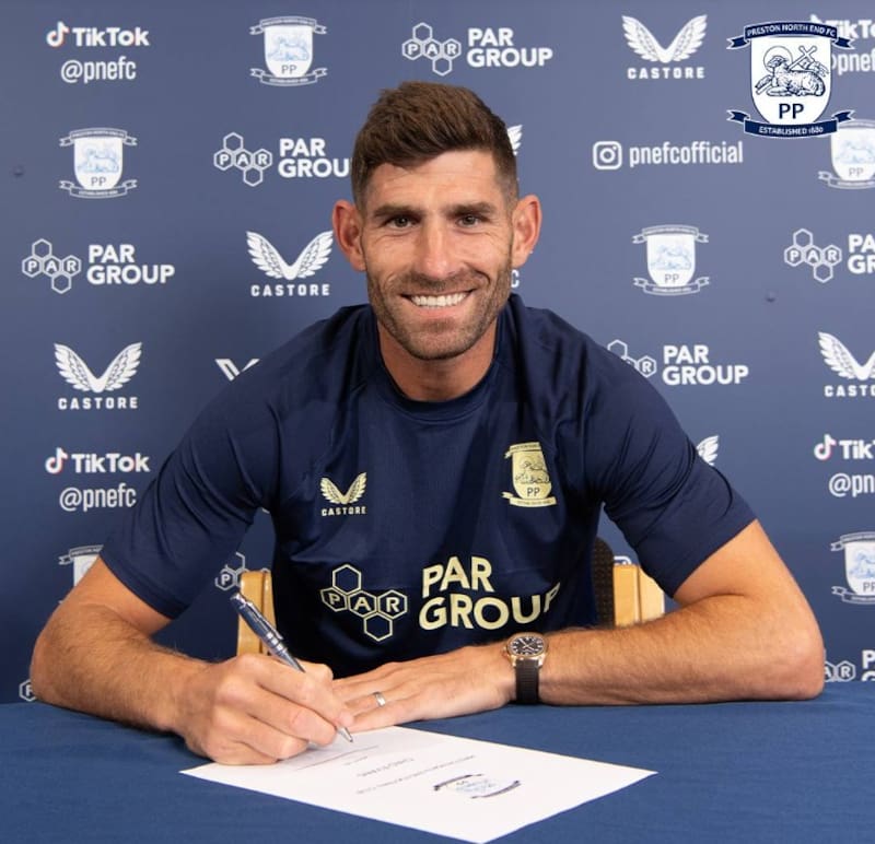 El jugador se transformó en el líder del Preston. Actualmente es futbolista del plantel y también entrenador del equipo.