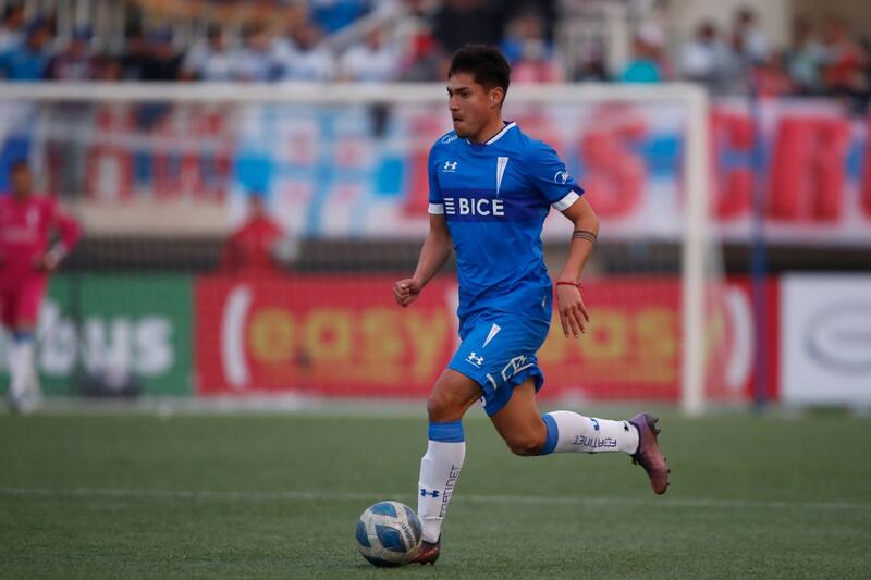 Luis Felipe Hernández jugando por la UC. Foto: Agencia Aton.