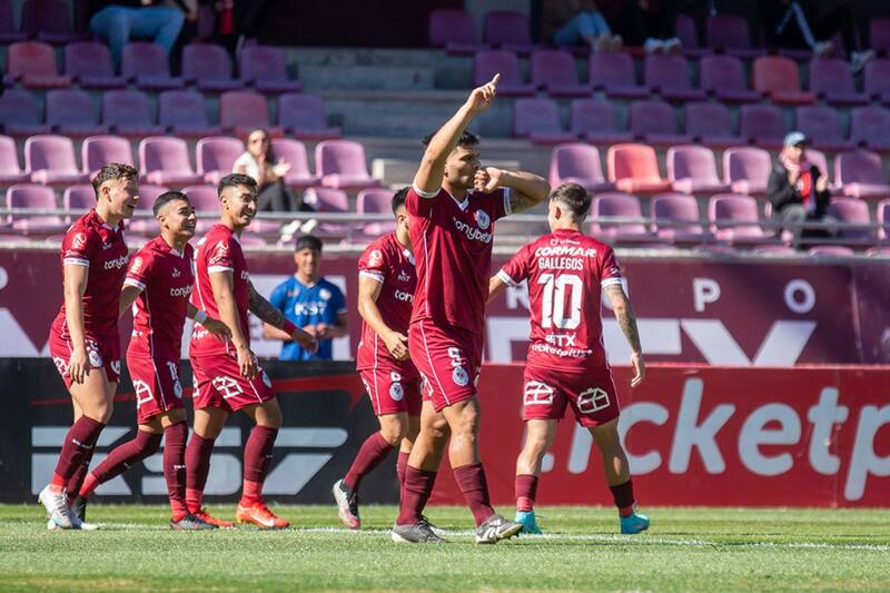 sigue como puntero de la Primera B. Foto: Campeonato Chileno.