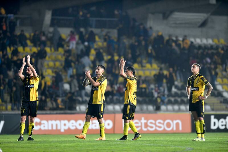 El técnico pirata quiere dos refuerzos más para cerrar el plantel.