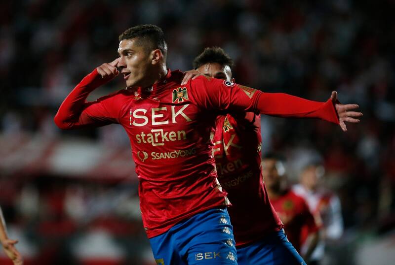 El delantero de Unión Española y del Campeonato Nacional que quiere ser veterinario. Foto: Aton.