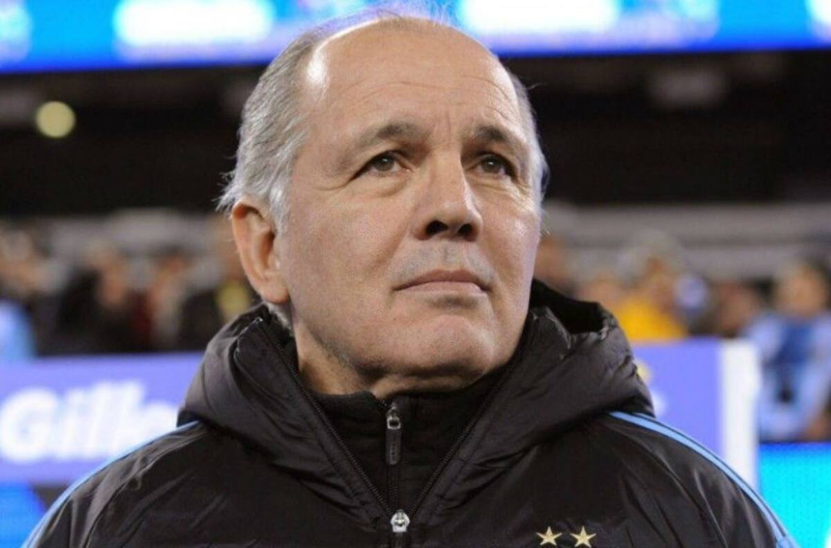 Alejandro Sabella fue internado de urgencia, a un día de la muerte de Maradona