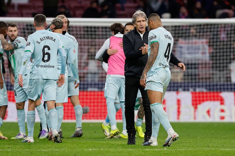 Manuel Pellegrini consiguió una victoria clave como visitante ante Atlético de Madrid. Foto: EFE.
