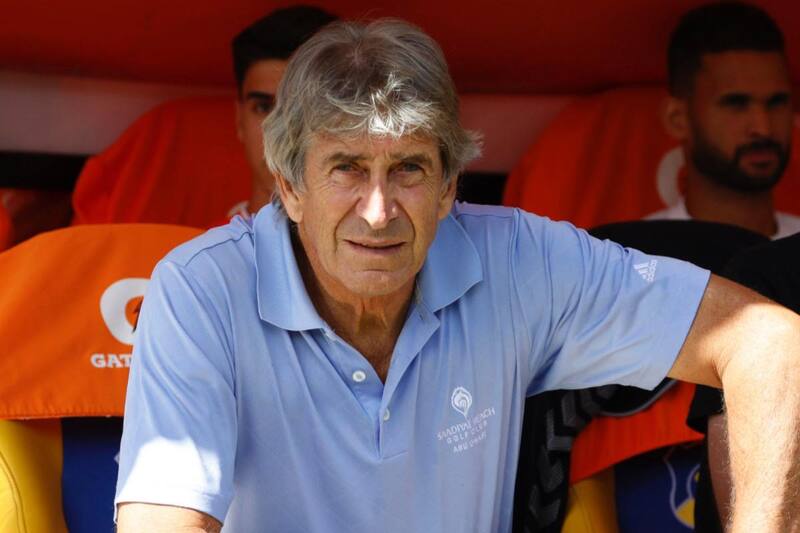 Real Betis no tiene un puntero derecho definido para su debut en La Liga 2025/26.