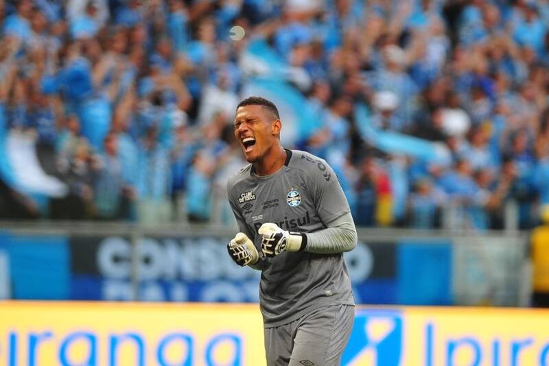 El portero aún no puede fichar por otro club.