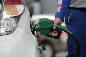 Bencinas vuelven a aumentar por 25 semanas consecutivas: ¿Cuánto será el alza desde el 27 de mayo?