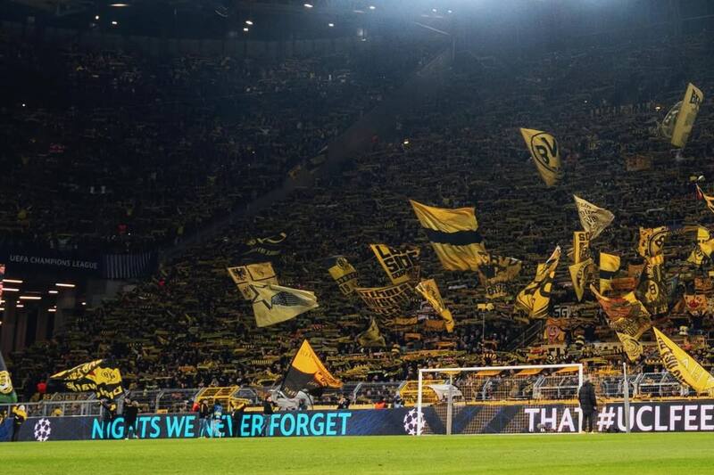 El mítico Muro Amarillo del Signal Iduna Park espera el partido Borussia Dortmund vs Barcelona. Foto: Instagram @bvb09