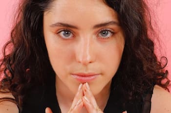 Quién es Celeste Larraín, actriz e hija de Fernando Larraín