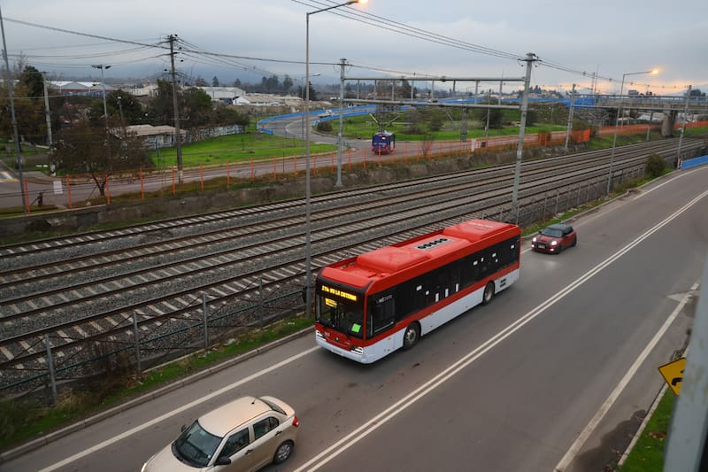 La ciudad ha debido adaptarse ante el paro de los funcionarios de EFE, que mantiene a toda la red de trenes fuera de servicio.