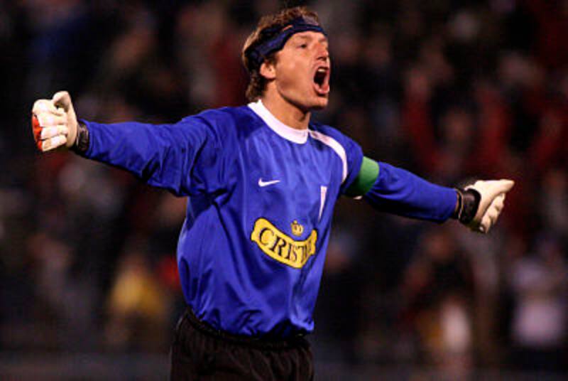 FUTBOL, U. CATOLICA/MELIPILLA
VIGESIMA FECHA, APERTURA 2007
JOSE MARIA BULJUBASICH CELEBRA EL CUARTO GOL DE UNIVERSIDAD CATOLICA.
09/06/2007
SANTIAGO, CHILE.
CLAUDIO DIAZ/PHOTOSPORT