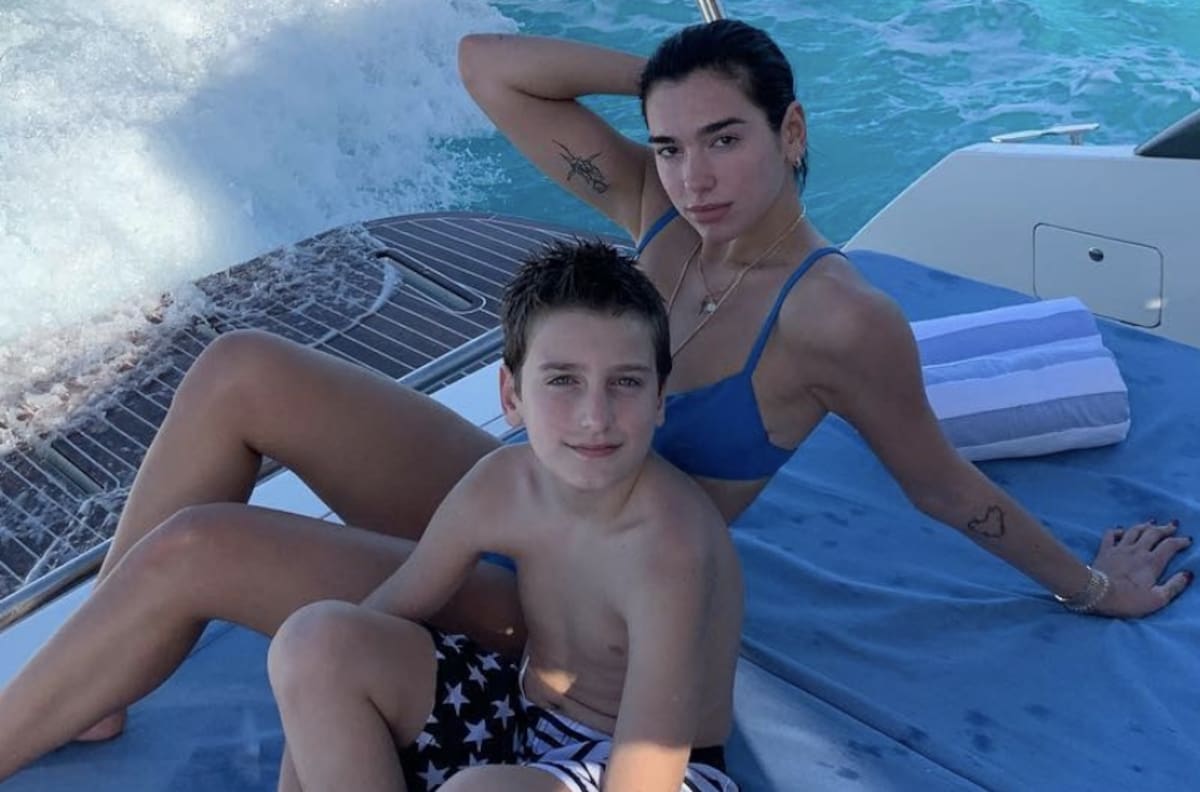 "Soy afortunada de ser tu hermana": El tierno saludo de cumpleaños que dedicó Dua Lipa a su hermano pequeño
