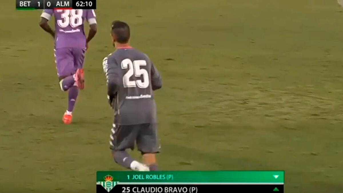 Con el 25: Claudio Bravo hizo su debut en el Betis de Manuel Pellegrini