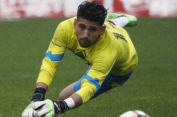 Álvaro Salazar se despidió de la 'U. de Conce' y llegaría a Unión Española