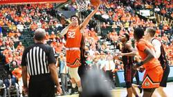 Nicolás Carvacho superó récord de rebotes de Shaquille O'Neal