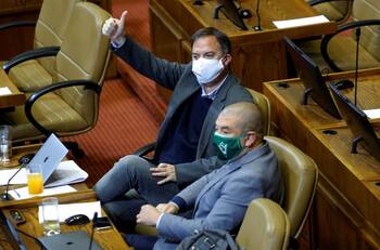 Parlamentarios DC solicitaron al gobierno exigir PCR a ciudadanos que pidan permisos de vacaciones