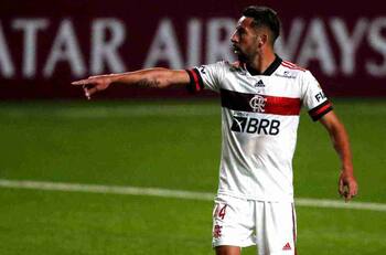 Mauricio Isla se quedó sin entrenador en el Flamengo