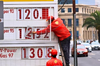 ¿Cuánto más pagarían en bencina los chilenos si se elimina el MEPCO?