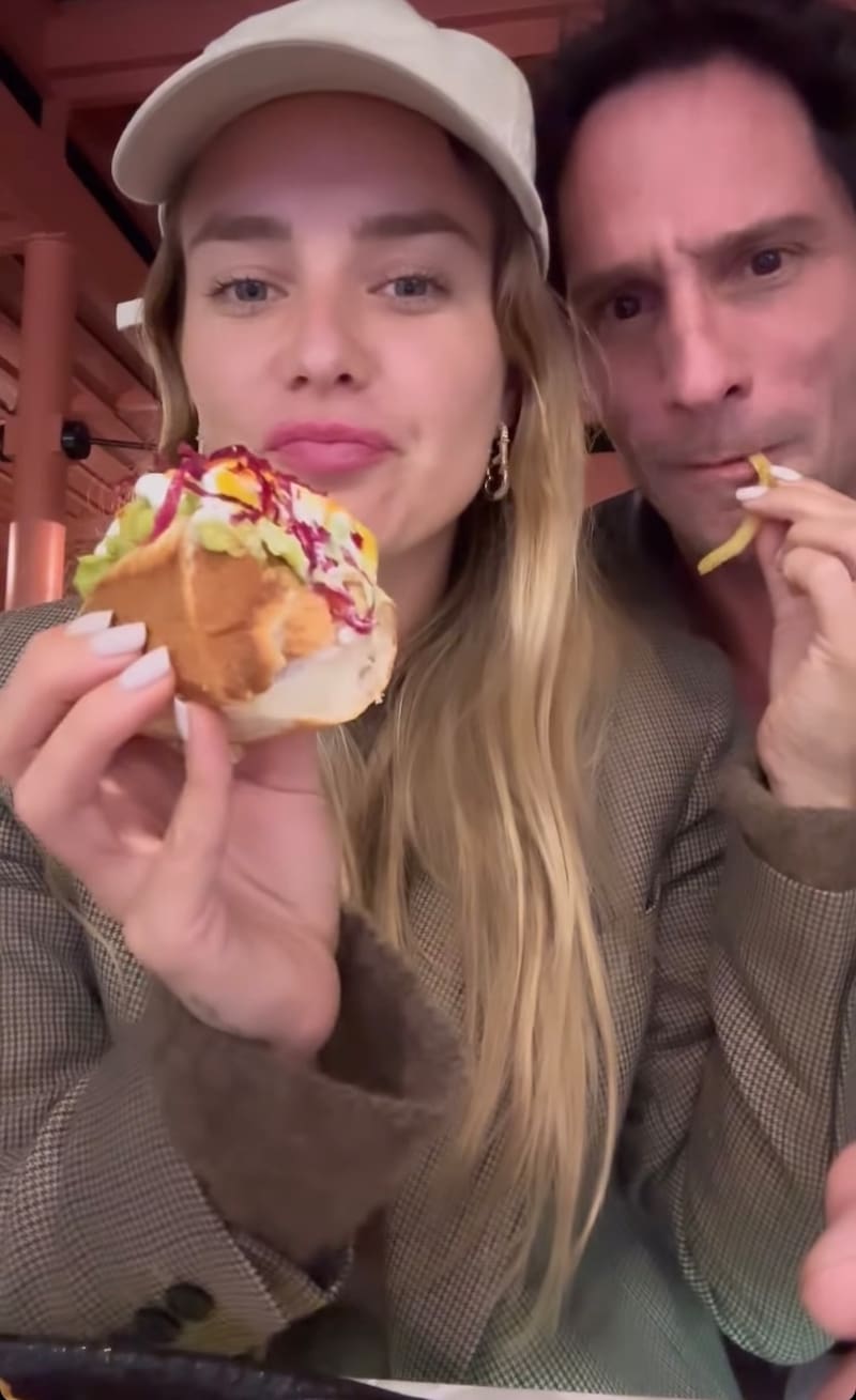 La pareja disfrutando juntos. Créditos: Instagram.