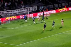 VIDEO | La Roja busca un 9: Maximiliano Rodríguez responde en Argentina con este gol en Platense