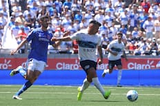 VIDEO | Gary Medel se fue expulsado en el Clásico Universitario por esta fuerte plancha