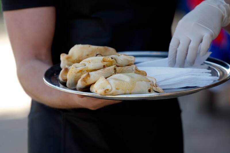 Durante Fiestas Patrias aumenta el consumo de alimentos con mayores calorías y los especialistas dan sus recomendaciones alimentarias.