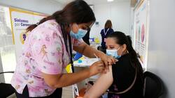 Covid-19: Minsal ratifica cuarta dosis de refuerzo a contar de enero y pronto anunciará calendario