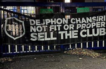 “Estamos preocupados”: hinchas del club de un exjugador de Colo Colo juntan firmas para sacar a su dueño