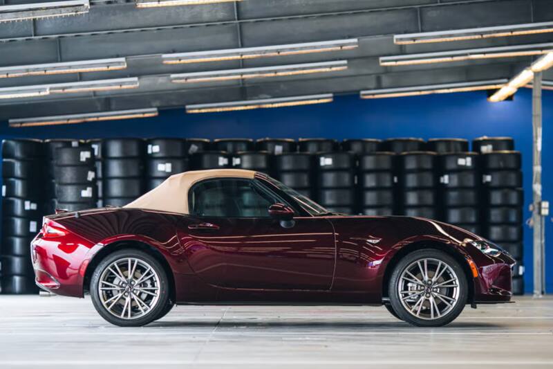 Mazda presentó en Daytona el MX-5 Miata 35 Aniversario