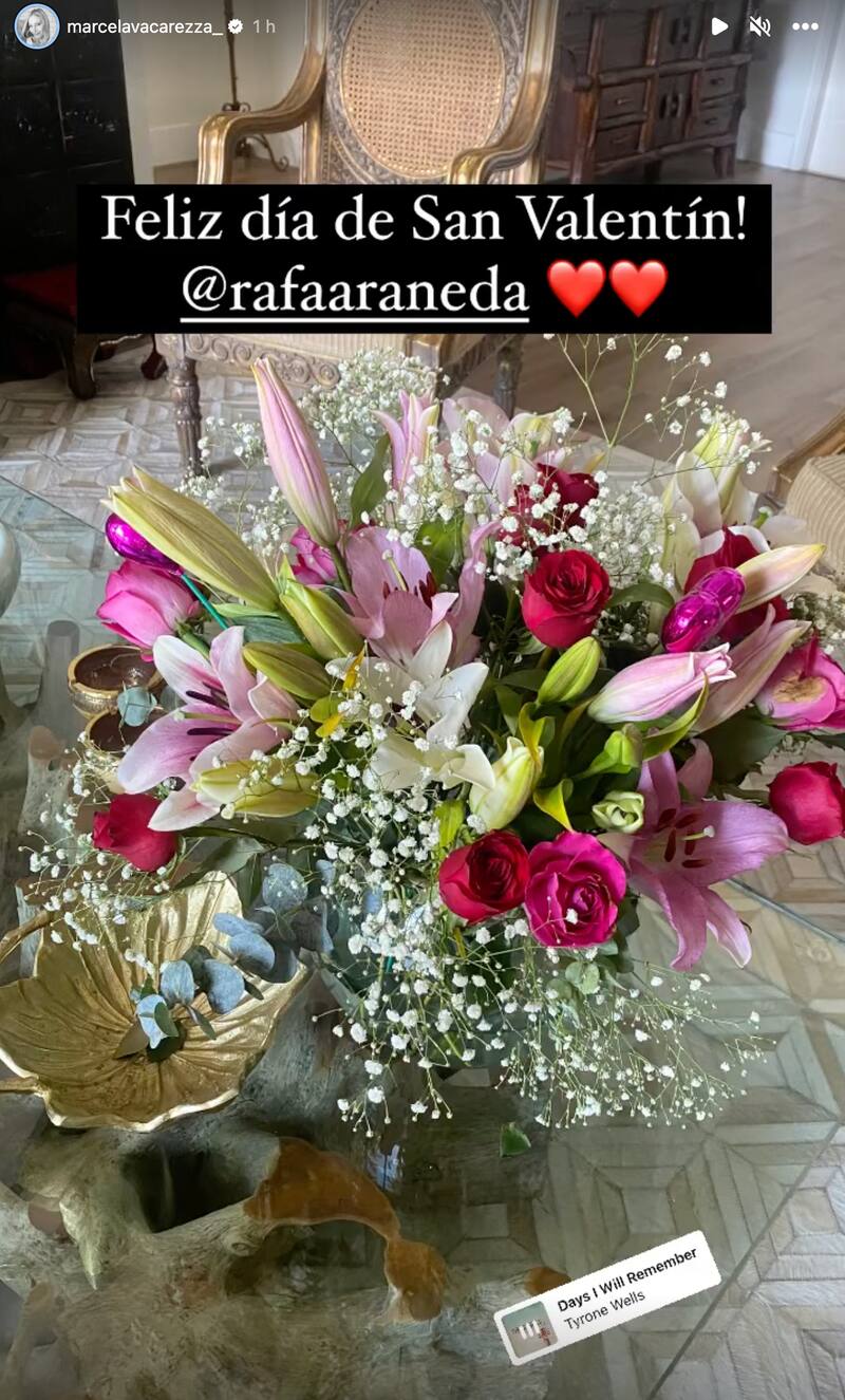 Recibió ramo de flores por parte de Rafael Araneda.
