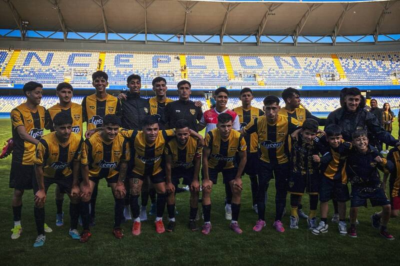 La corporación disputará Tercera División. Foto: @fernandezvialcd en Instagram.