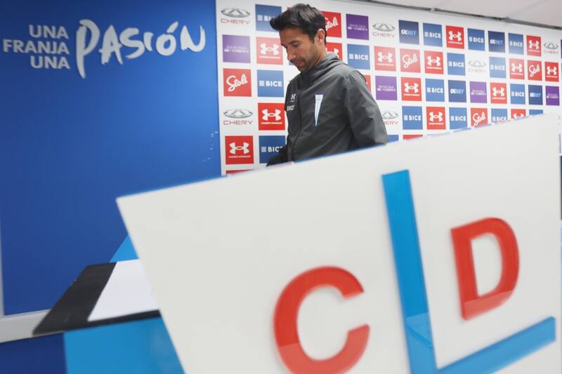 , entrenador de Universidad Católica. Foto: Agencia Aton.