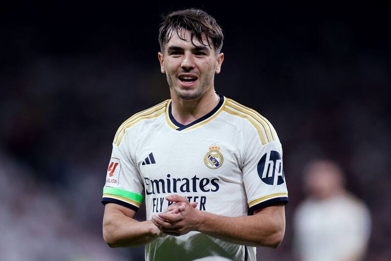 está entre España y Marruecos.