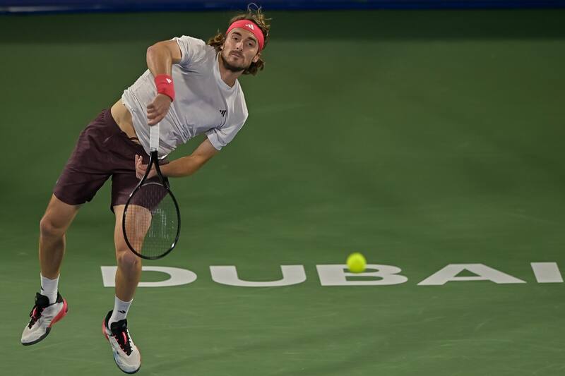 Stefano Tsitsipas en el ATP de Dubai. EFE