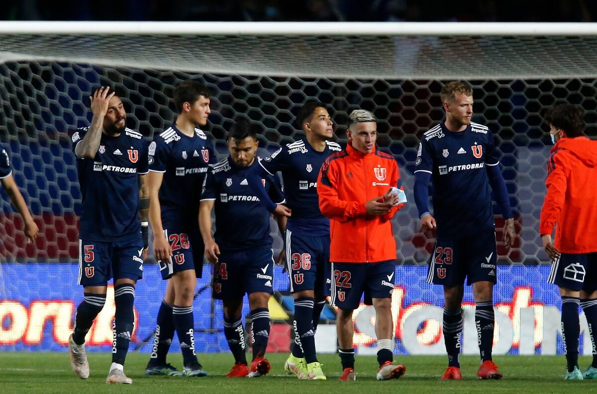 Se quiere ir de la U: cuestionado jugador azul ya pidió oficialmente su salida del club