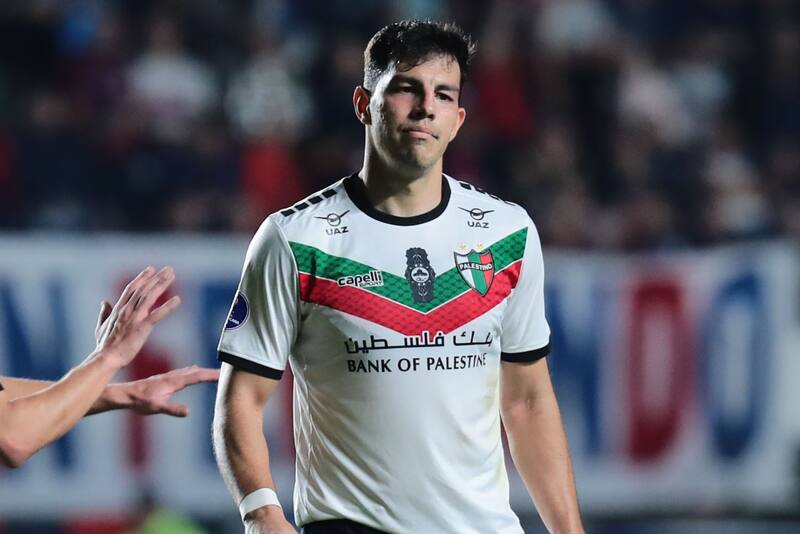 El defensa de Palestino se deshizo en elogios para Jorge Valdivia. (Foto: Agencia Aton)