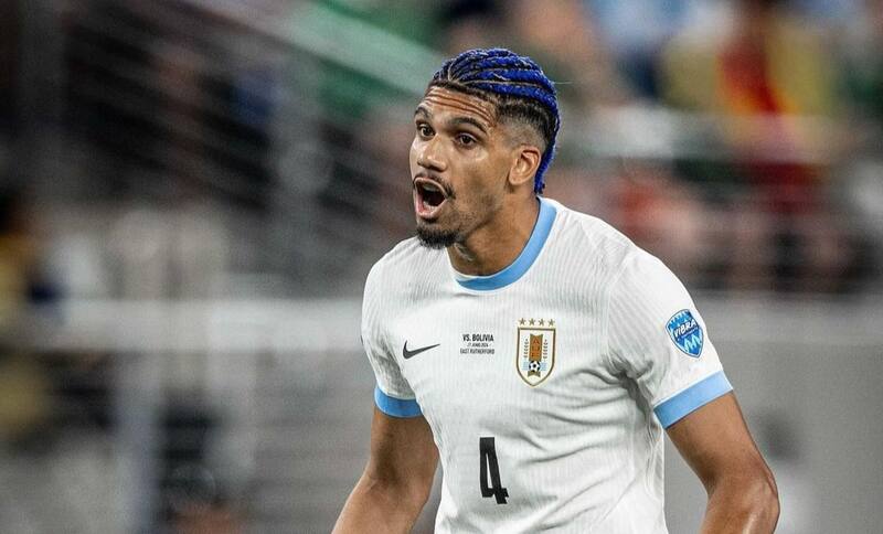 El zaguero se lesionó en el encuentro de cuartos de final ante Brasil por Copa América. Créditos: @ronaldaraujo_4.