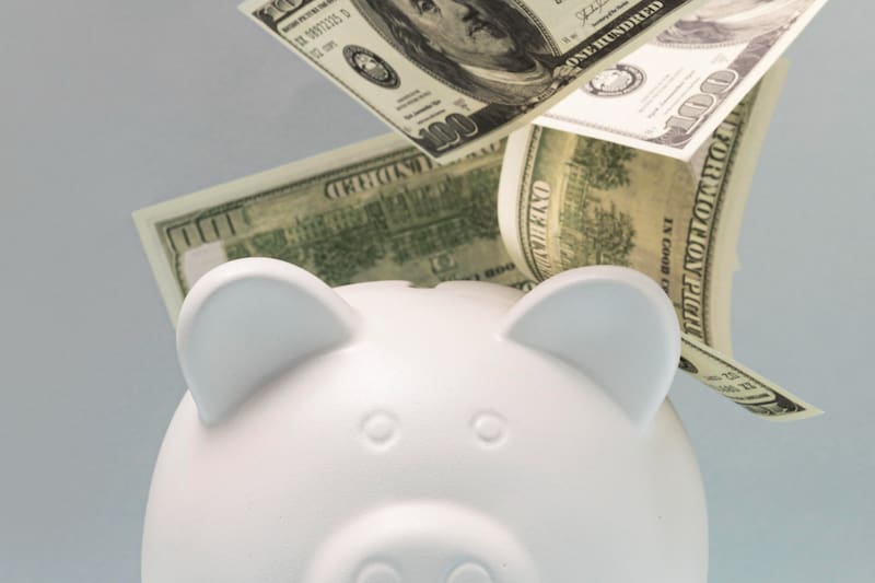 Revisa cuáles son las carreras que más dinero generan, según la IA.