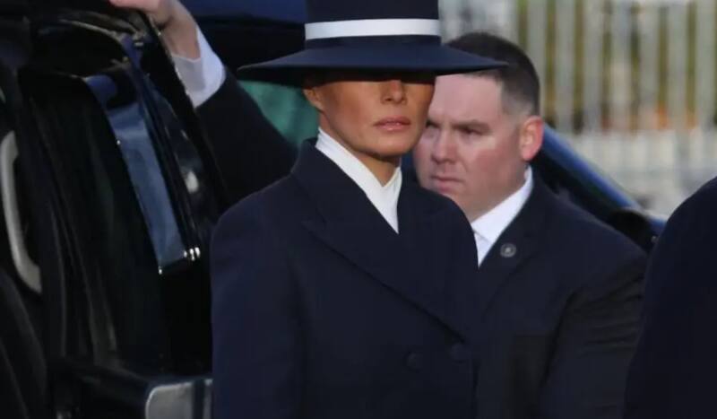 y los mensajes ocultos tras su look en la investidura.