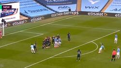 Impecable: El golazo de tiro libre de David Silva para sellar la goleada del City